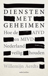 Diensten met geheimen - Willemijn Aerdts - 9789026354137
