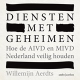 Diensten met geheimen - Willemijn Aerdts - 9789026363337