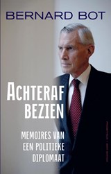 Achteraf bezien - Bernard Bot - 9789035143920