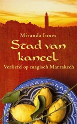 Stad van kaneel - INNES, Miranda - 9789058313843