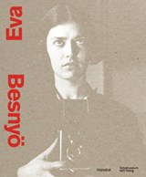 Eva Besnyö - Willemijn van der Zwaan ; Iris Sikking ; Nienke Coers - 9789493416888