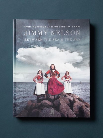 Between the Sea and the Sky, Jimmy Nelson ; Edo Dijksterhuis - Gebonden - 9789083083223