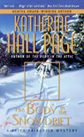 The Body in the Snowdrift - Katherine Hall Page - 9780060525323