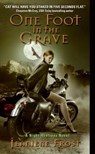 One Foot in the Grave - Jeaniene Frost - 9780061245091