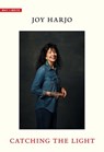 Catching the Light - Joy Harjo - 9780300274066