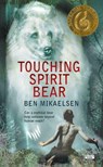 Touching Spirit Bear - Ben Mikaelsen - 9780380805600