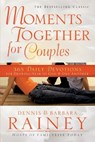 Moments Together for Couples – 365 Daily Devotions for Drawing Near to God & One Another - Dennis Rainey ; Barbara Rainey - 9780764215384
