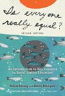 Is Everyone Really Equal? - Ozlem Sensoy ; Robin DiAngelo - 9780807758618