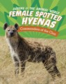 Female Spotted Hyenas - Jaclyn Jaycox - 9781398245914