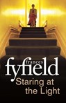 Staring At The Light - Frances Fyfield - 9781405520515