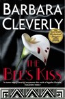 The Bee's Kiss - Barbara Cleverly - 9781780337593