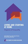 Living and Studying at Home - Sheila (The University of Edinburgh Riddell ; Lyn (The University of Edinburgh Tett ; Hazel (The University of Edinburgh Christie ; Rachael (The University of Edinburgh King - 9781835495018