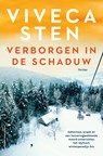 Verborgen in de schaduw - Viveca Sten - 9789021042589