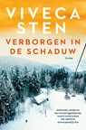 Verborgen in de schaduw - Viveca Sten - 9789021042596