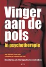 Vinger aan de pols in psychotherapie. Monitoring als therapeutische methodiek - Nele Stinckens ; Dave Smits ; Peter Rober & Laurence Claes - 9789033488207