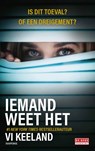 Iemand weet het - Vi Keeland - 9789044552461