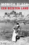 Een bezeten land - Monica Black - 9789048870530