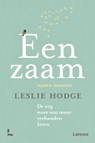 Eenzaam tussen mensen - Leslie Hodge - 9789401463638