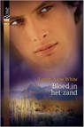 Bloed in het zand - Loreth Anne White - 9789402502497