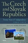 The Czech and Slovak Republics - M. Mark Stolarik - 9789633861530