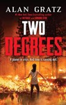 Two Degrees - Alan Gratz - 9780702323249