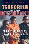 Terrorism and the Constitution - POHLMAN,  H. L. - 9780742560406