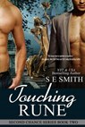 Touching Rune - SMITH,  S. E. - 9781942562566