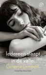 Iedereen slaapt in de vallei - Ginevra Lamberti - 9789028230330