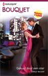 Gekust door een ster - Emily McKay - 9789402535440