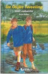 De olijke tweeling met vakantie - Arja Peters - 9789060566473