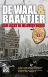 Een licht in de duisternis - Simon de Waal; Appie Baantjer - 9789048815135