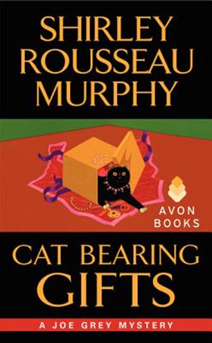 Cat Bearing Gifts, Shirley Rousseau Murphy - Paperback - 9780061807244