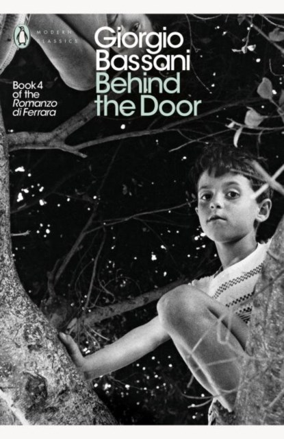 Behind the Door, Giorgio Bassani - Paperback - 9780141192130