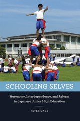 Schooling Selves - Peter Cave - 9780226368054