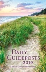 Daily Guideposts 2019 - Guideposts - 9780310354468