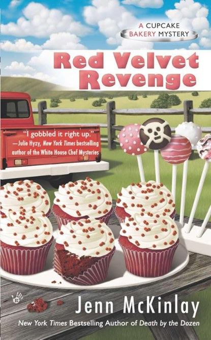 Red Velvet Revenge, Jenn Mckinlay - Paperback - 9780425251386