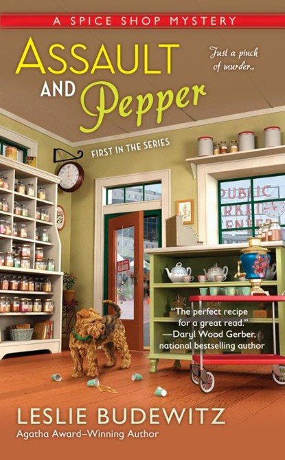 Assault and Pepper, Leslie Budewitz - Paperback - 9780425271780