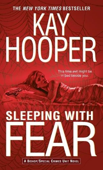 Sleeping with Fear, Kay Hooper - Paperback - 9780553586008