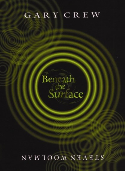 Beneath the Surface, Gary Crew - Paperback - 9780733619328