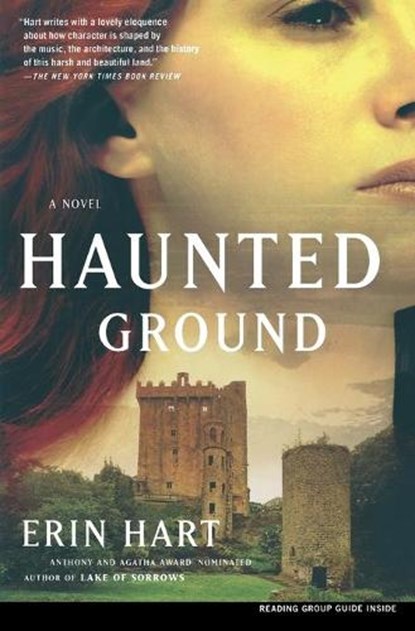 Haunted Ground, Erin Hart - Paperback - 9780743272100