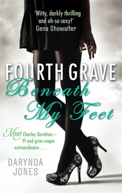 Fourth Grave Beneath My Feet, Darynda Jones - Paperback - 9780749959173