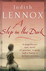 A Step In The Dark - Judith Lennox - 9780755331321
