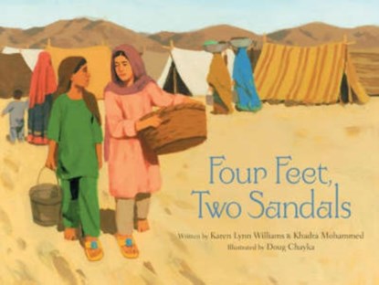 Four Feet, Two Sandals, Karen Lynn Williams ; Khadra Mohammed ; Doug Chayka - Gebonden - 9780802852960