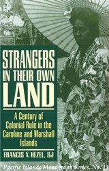 Strangers in Their Own Land - HEZEL,  Francis X. - 9780824828042