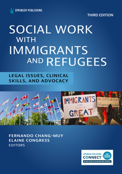 Social Work With Immigrants and Refugees, Fernando Chang-Muy ; Elaine Congress - Paperback - 9780826186317