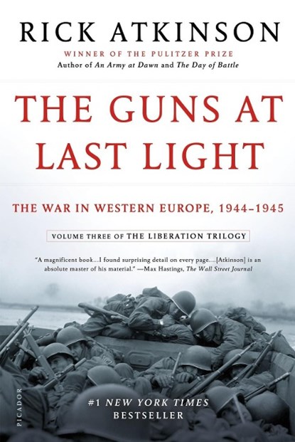 The Guns at Last Light, Rick Atkinson - Paperback - 9781250037817