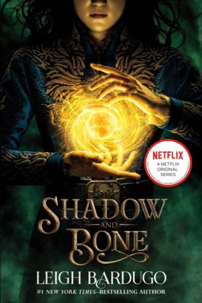 Shadow and Bone, Leigh Bardugo - Paperback - 9781250777881