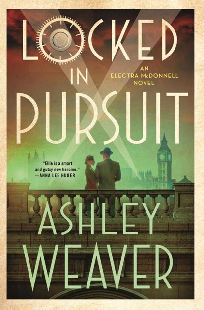 Locked in Pursuit, Ashley Weaver - Gebonden - 9781250885906