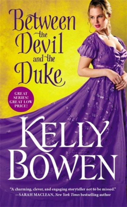 Between the Devil and the Duke, Kelly Bowen - Paperback - 9781455563418