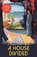 A House Divided, Sulari Gentill - Paperback - 9781464214585